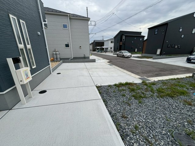 ひたちなか市稲田10期　新築戸建てのその他|駐車は3台可能です♪