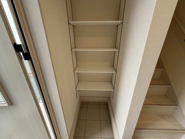 ひたちなか市稲田10期　新築戸建ての収納|可動棚となっており、ブーツや長靴などもそのまま収納可能です！