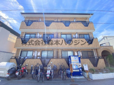 【外観】 | 　フリーディオ寝屋川 | 外はこのようになっています