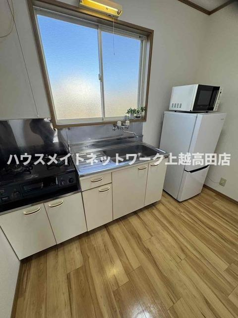 ジョイフルハイツのキッチン|キッチン（家賃プラス3000円で家電設置（冷蔵庫・洗濯機・テレビ・電子レンジ・2口ガスコンロ）