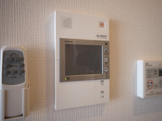 【セキュリティ】 | Luxe玉造南 | モニター付きインターホン