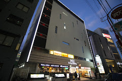 Ｍ三　ＤＩＮＩＮＧ　ＢＵＩＬＤＩＮＧの外観