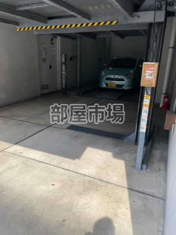 グランカーサ浅草の駐車場