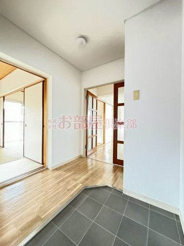 シェル幹の玄関|収納もある玄関です