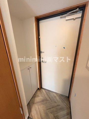 嵜本レジデンス福島の玄関