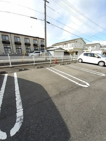 プリムローズ・Ｋ　Ｂの駐車場