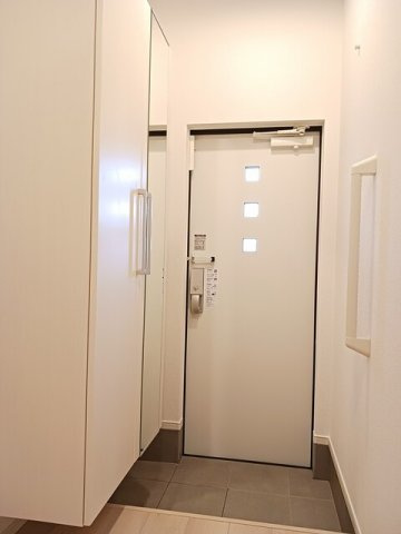 アヴェニールガーデンの玄関