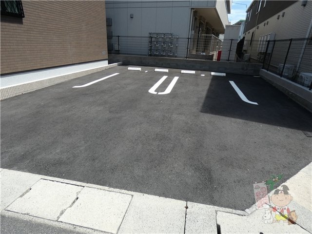 ドエル　リバーパレスの駐車場