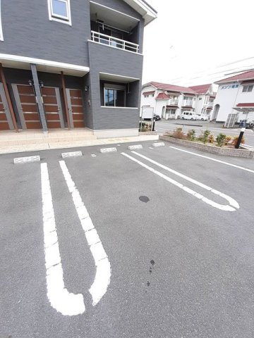 シェリールＡの駐車場