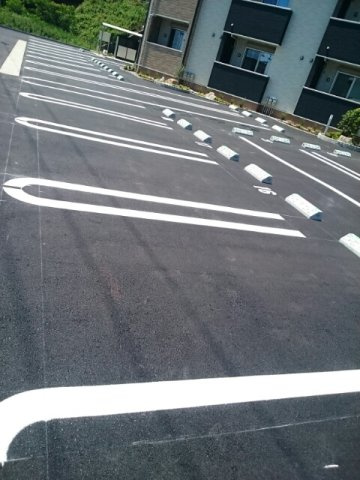 プレステージ花ずいＧの駐車場