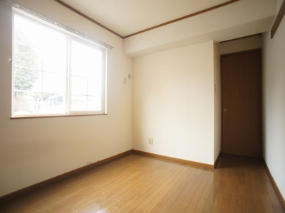 【子供部屋】 | ヴィラ・ブラッサム | お部屋がスッキリ！充実収納付きです♪