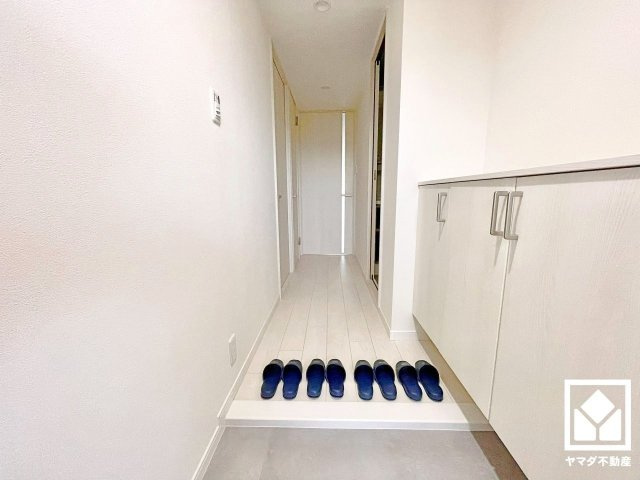 ユニライフ宇治六番館の玄関
