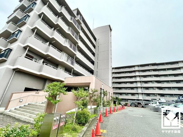 ユニライフ宇治六番館の外観