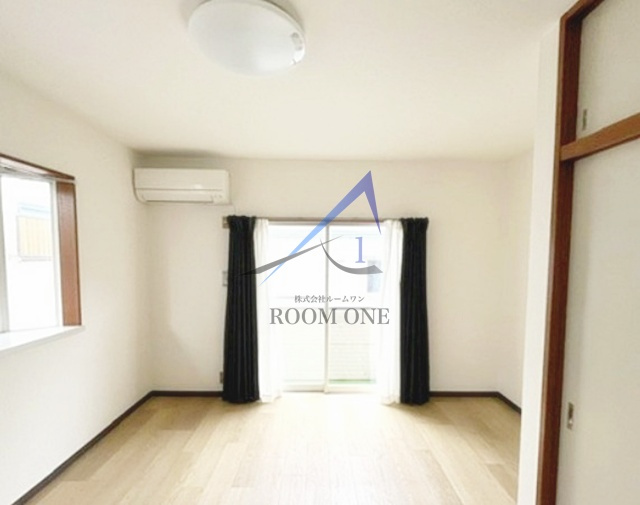 アーバンコートの居間・リビング|洋室のお部屋です。