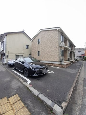 ポローニアの駐車場