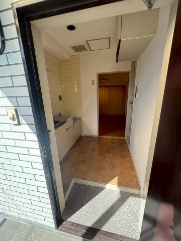 高井ビルの玄関