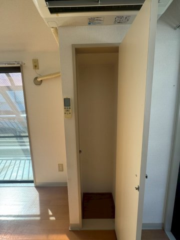 高井ビルの収納