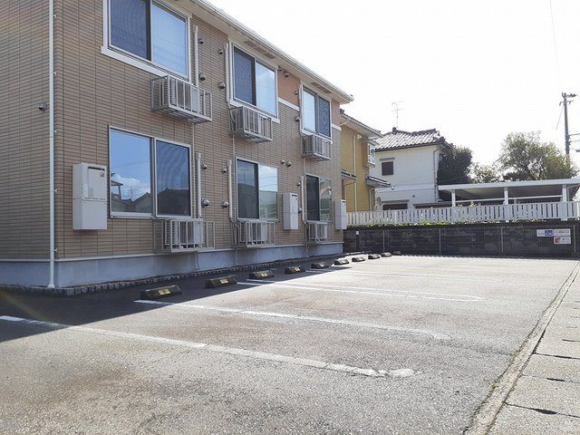 リアン町村の駐車場