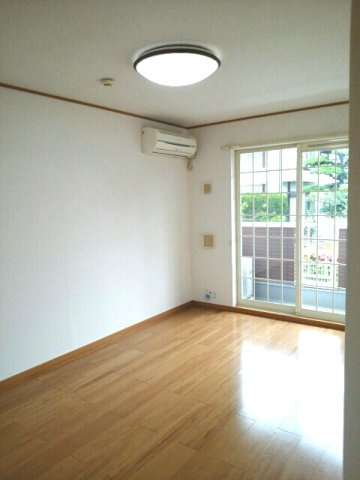 ＥｘｃｅｌＣｏｕｒｔ東小羽山Ａの居間・リビング