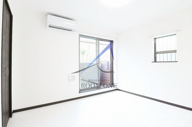 エルカーサ平和台の居間・リビング|洋室のお部屋です。
