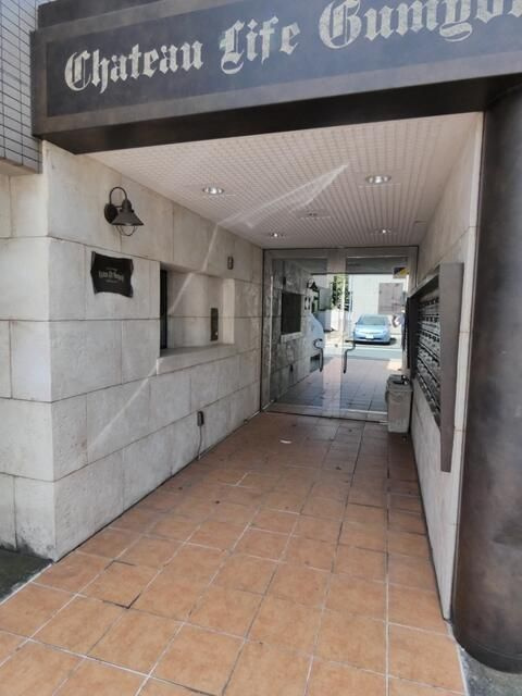 シャトーライフ弘明寺のエントランス