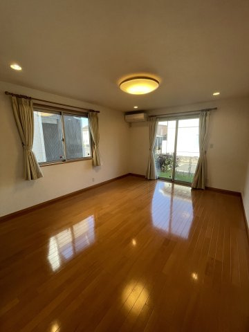 茨城町桜の郷ダイワハウス施工オール電化中古戸建 の居間・リビング