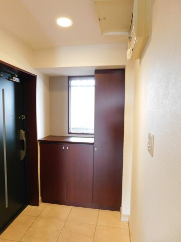 あま市中萱津五反田の中古マンションの玄関|◇玄関◇　　収納完備で玄関がスッキリと片付きます♪
