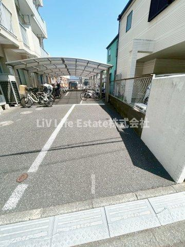 サンライズ新堀の駐車場