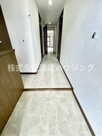 サニーライフ緑地の玄関