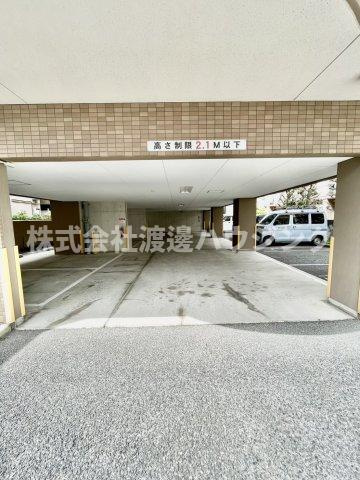 リヴィエールkawakamiの駐車場