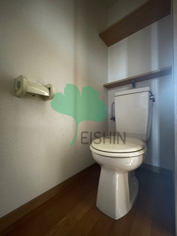 エステートモア天神スタジオのトイレ|清潔感のあるトイレです。