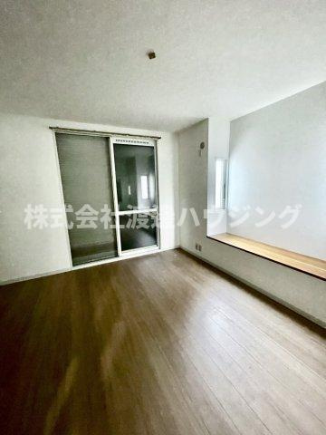 服部本町５丁目貸家の居間・リビング