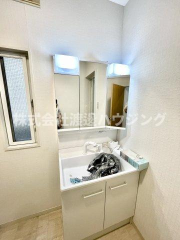 服部本町５丁目貸家の洗面所