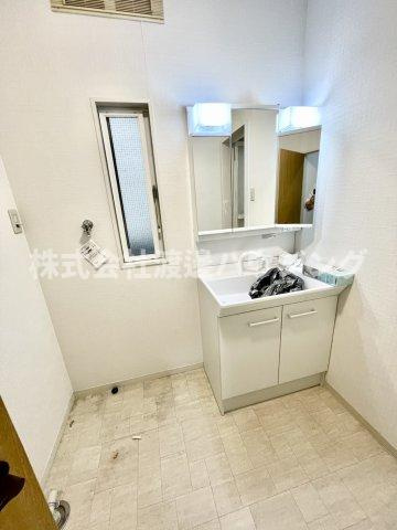 服部本町５丁目貸家の洗面所
