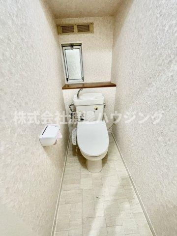 服部本町５丁目貸家のトイレ
