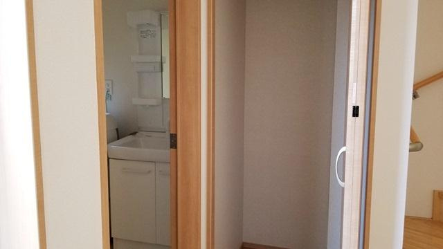 若松戸建の洗面所