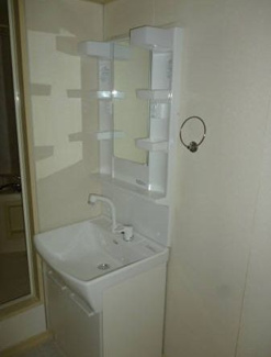 【独立洗面台】 | エスペランサ・ディアス B棟 | 朝の身支度には欠かせない独立洗面化粧台　※参考写真です