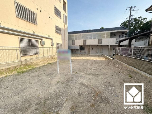 西宮市上甲子園４丁目の外観|最寄りのJR東海道本線「甲子園口」までは傾斜が少ないほぼ平担な道のりで、自転車やベビーカーでの移動もスムーズになります。
