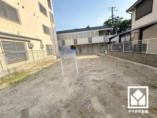 西宮市上甲子園４丁目の外観|平担地につき建築コストが抑えられ、建物設計の自由度が高まります。バリアフリー設計にも適しています。