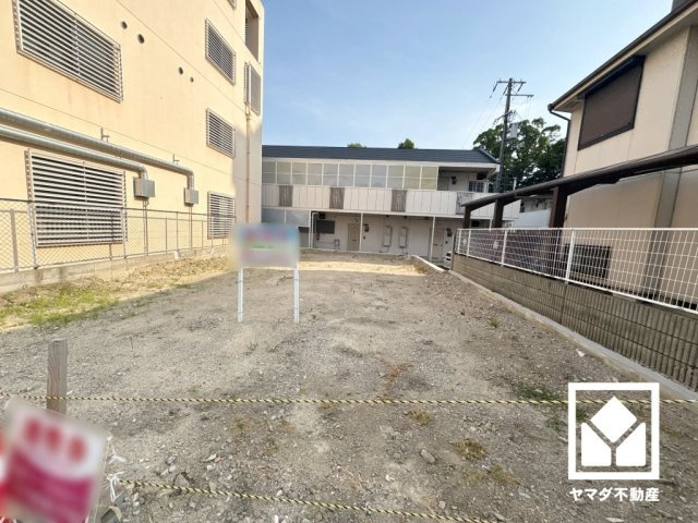 西宮市上甲子園４丁目の外観|敷地北側に国道2号線が隣接しています。名神高速道路の西宮ICも一般道で約1.8kmと近く、大阪・京都・名古屋方面へのアクセスがスムーズ。休日のお出かけや通勤も快適なカーライフが叶います。