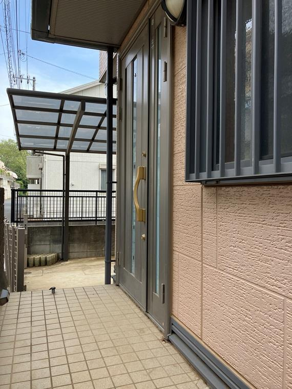 前貝塚町戸建のエントランス