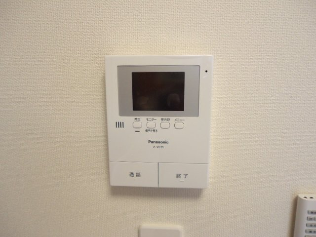 ナイーヴの内装|カメラ付インターホン
