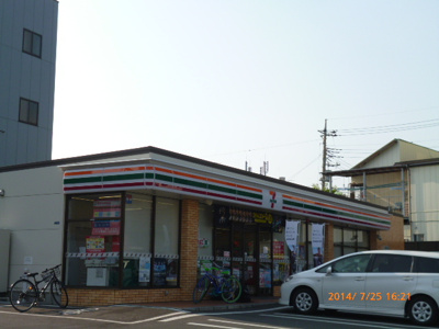 セブン-イレブン 伊勢原１丁目店まで450ｍ
