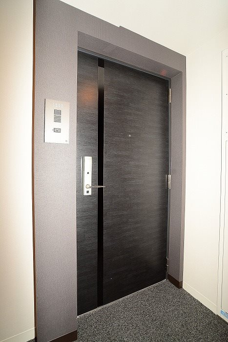 ステージファースト蔵前アジールコートの玄関