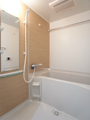 リブリ・根岸 CEREZOの浴室