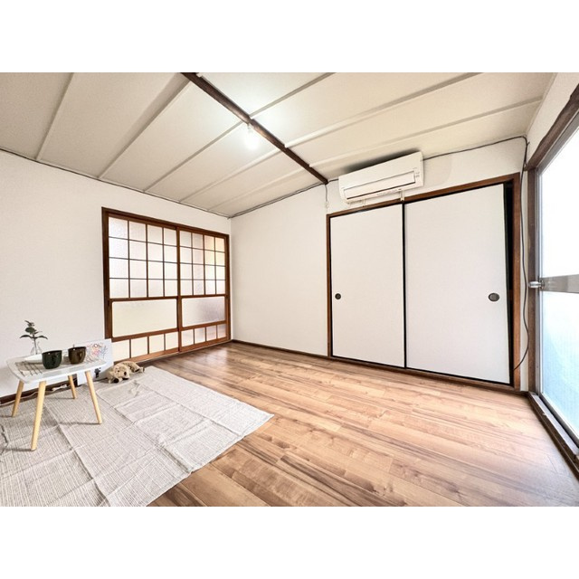 鵜沼台二丁目戸建ての居間・リビング