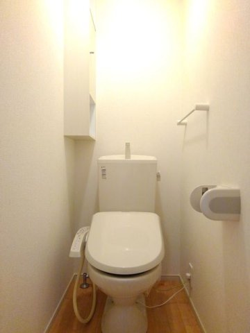 アッシュ８　Ａのトイレ|落ち着いた色調のトイレです