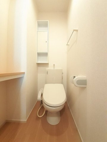 レジーナ秋吉Ⅱのトイレ|落ち着いたトイレです