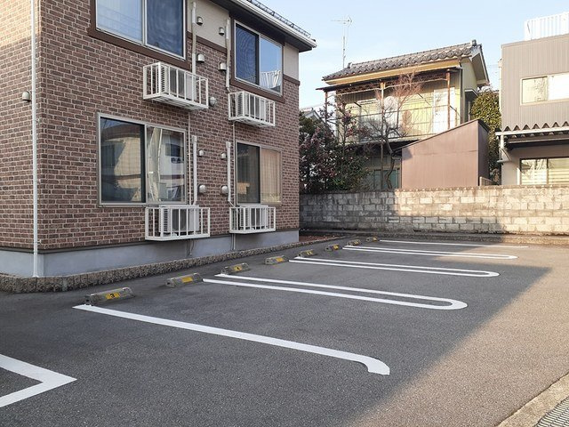 フォンテーネの駐車場|駐車場があるので、車を買う予定の方も安心です