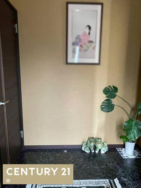 和歌山市楠見中　中古戸建の玄関